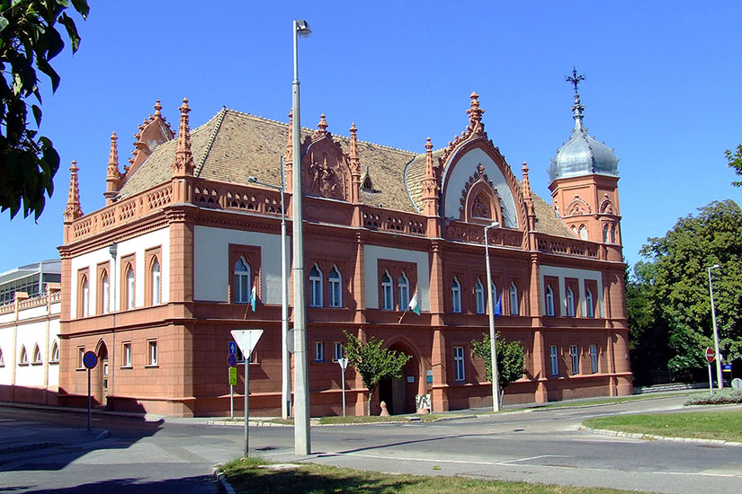 Eötvös Károly Megyei Könyvtár, Veszprém