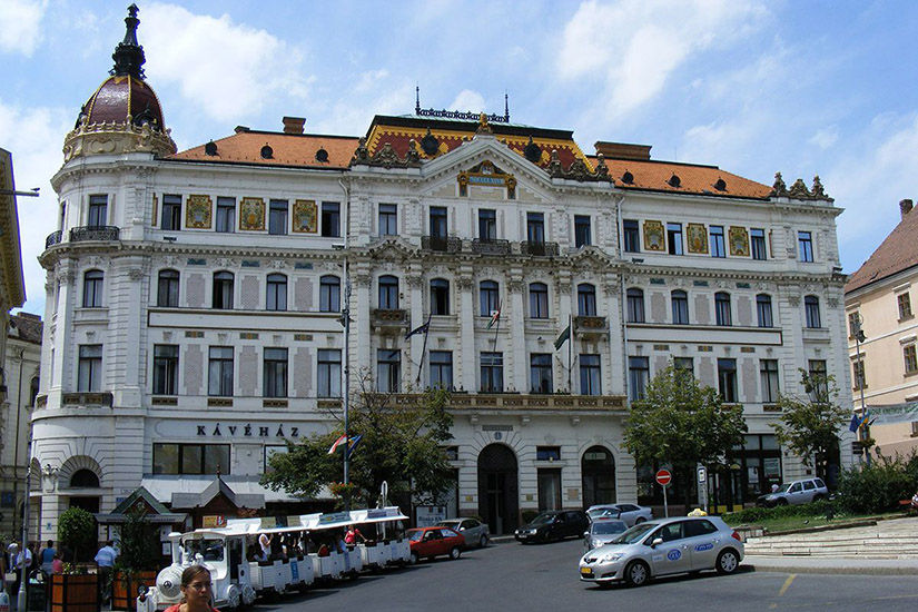Megyeháza (volt Pécsi Takarékpénztár), Pécs