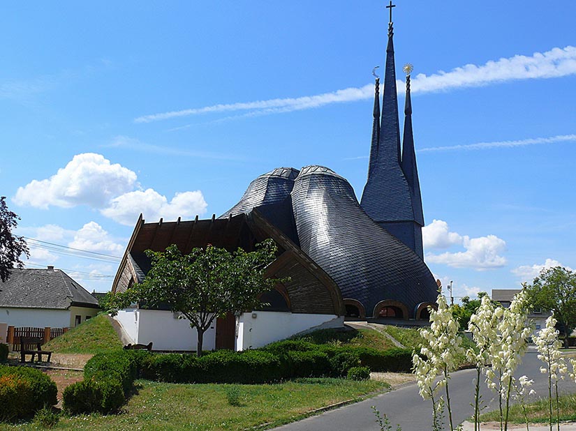 Szentlélek templom, Paks